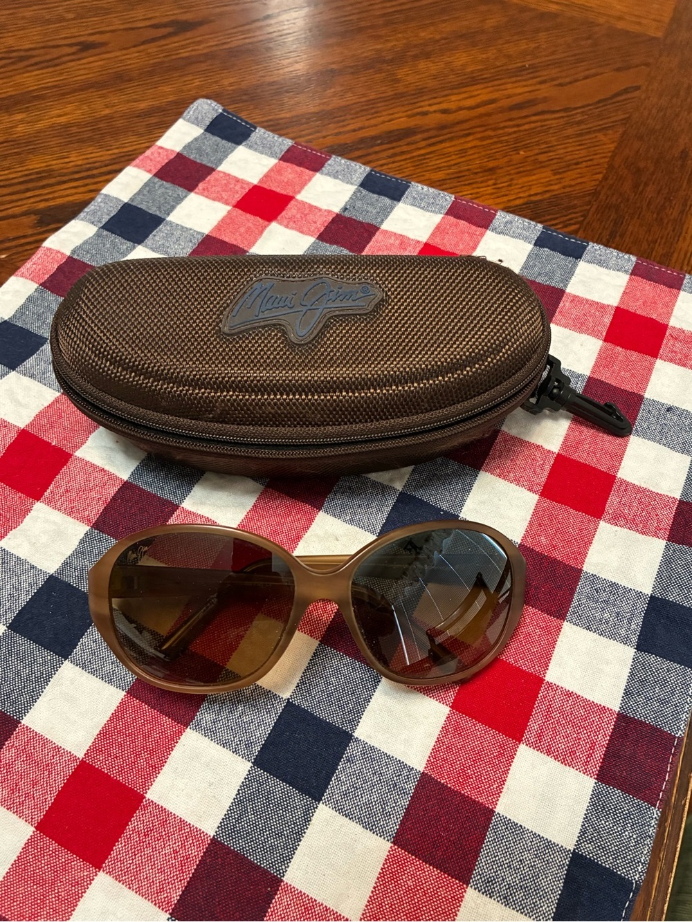 Maui Jim Brown Sunglasses with case with